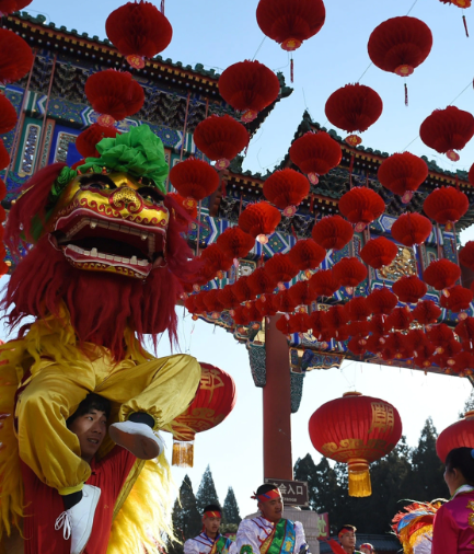 Comment les lumières sont-elles utilisées lors du Nouvel An chinois ?